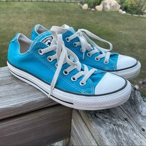 converse turquoise low tops